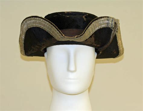 18th century hats with three points|Tricorne